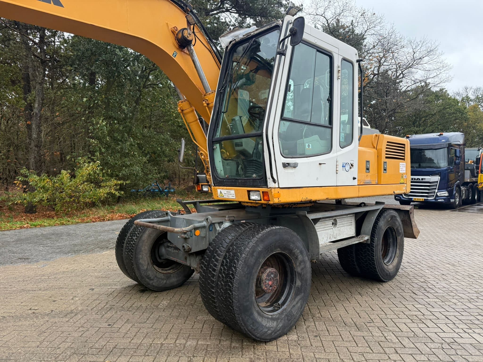 Liebherr 900B foto 1